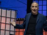 Tim Berners-Lee ผู้คิดค้น World wide web ทำนายว่าเทคโนโลยี VR และการประมวลผลเชิงพื้นที่ (spatial computing) จะเปลี่ยนแปลงทิศทางของอินเทอร์เน็ตในอนาคต